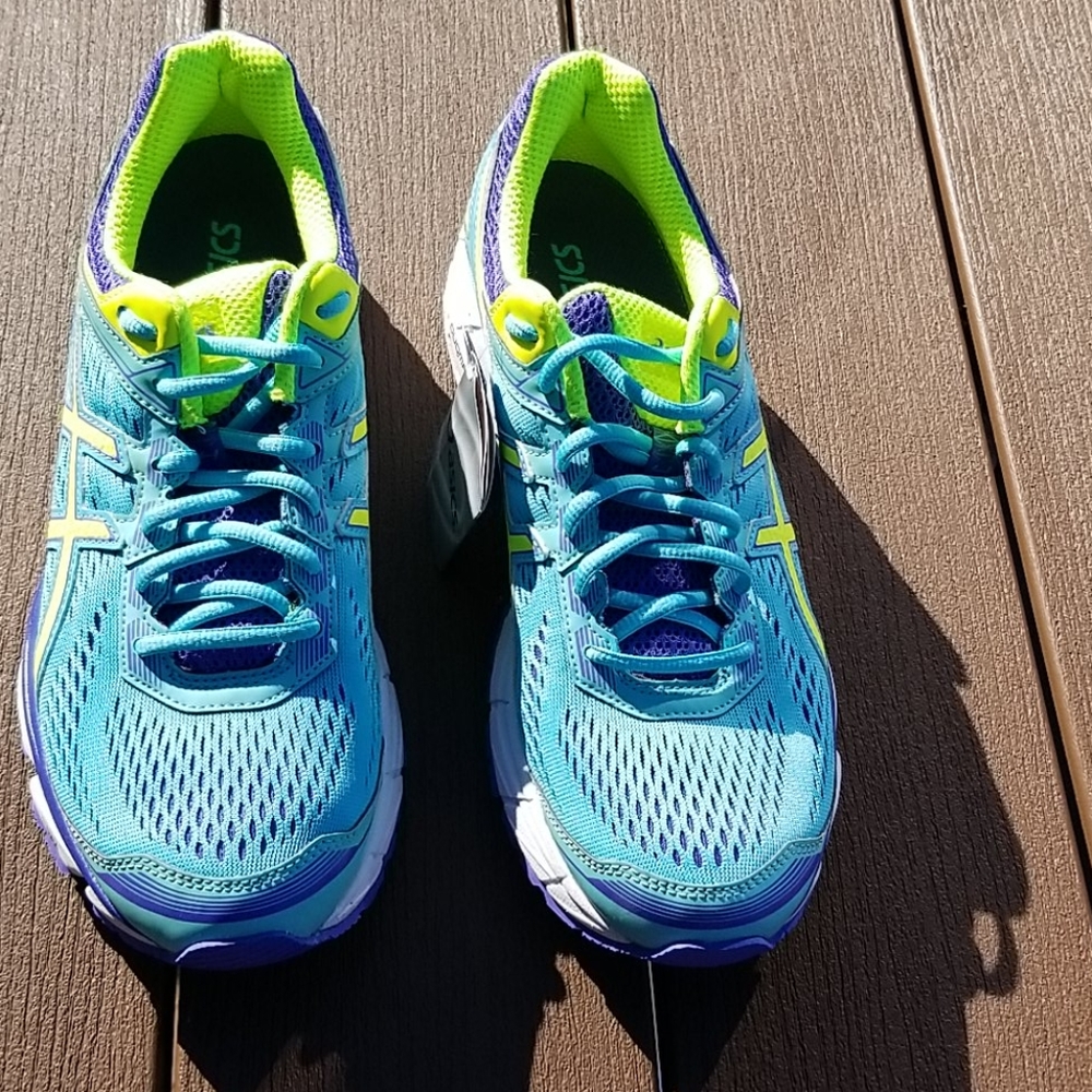 Asics GT-1000 running shoes